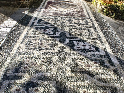 imgi_12_acciottolato-villa-ottocentesca-San-Pietro-di-Rovereto-vista-Portofino-480x360