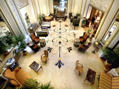 imgi_7_battuto-alla-genovese-hall-5-stelle-Planetaria-Hotel-480x360